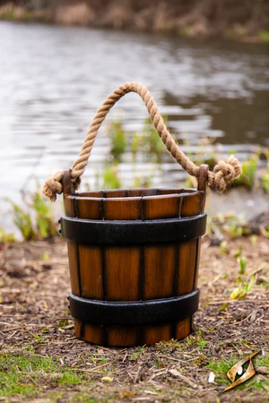 (Epic Armoury) Bucket - Wood - 30 cm