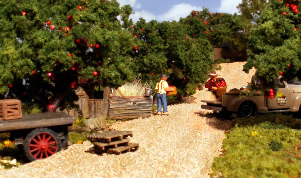 (WOODLAND SCENICS) FINE BUFF GRAVEL C1288-1779984631-JCtln.jpg